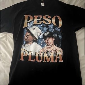 Large peso pluma black t-shirt